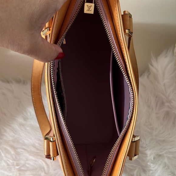 Louis Vuitton Houston Vernis - Picture 11 of 17